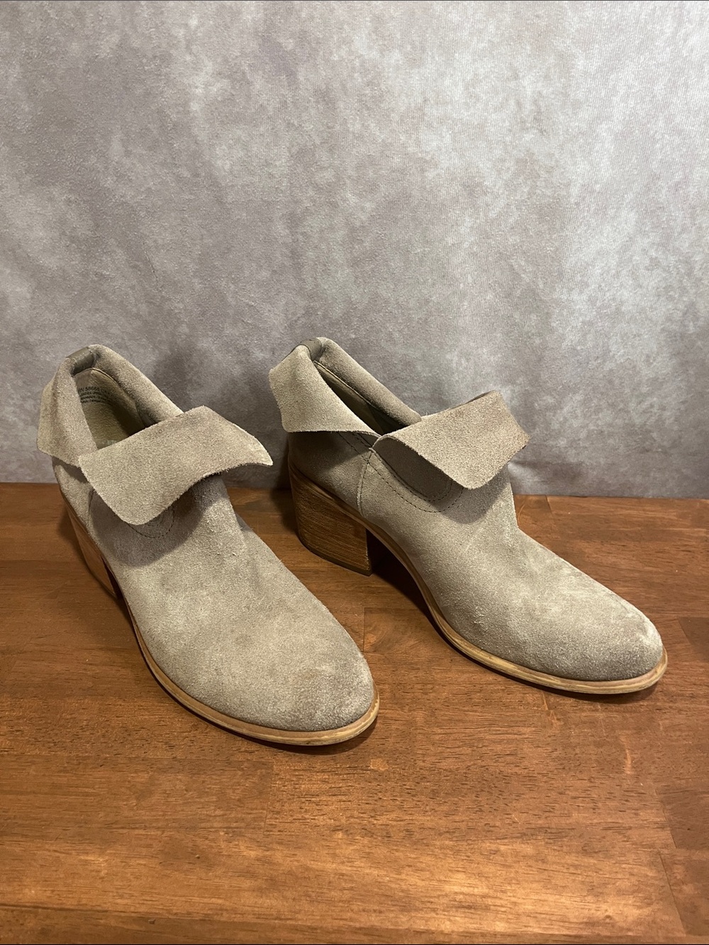 BP Suede Ankle Boots in Light Taupe size 8